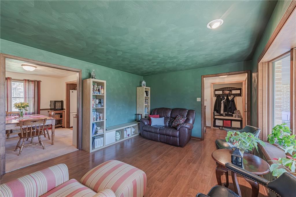 631 Solomon Temple Road Latrobe, PA 15650 - Photo 6 of 25 Gallery Image 6
