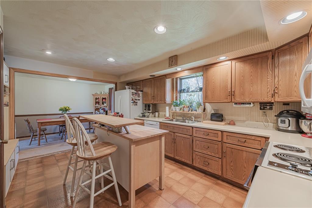 631 Solomon Temple Road Latrobe, PA 15650 - Photo 9 of 25 Gallery Image 9