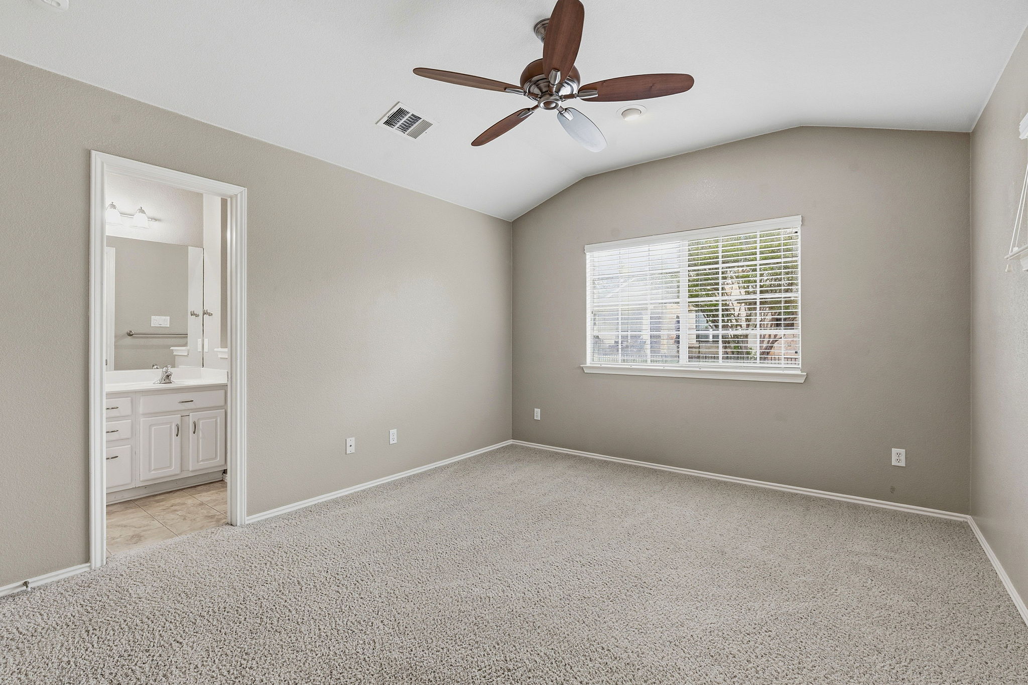 1900 Scofield Ridge Parkway, Unit 3002 Austin, TX 78727 - Photo 12 of 23 a view of an empty room with a window