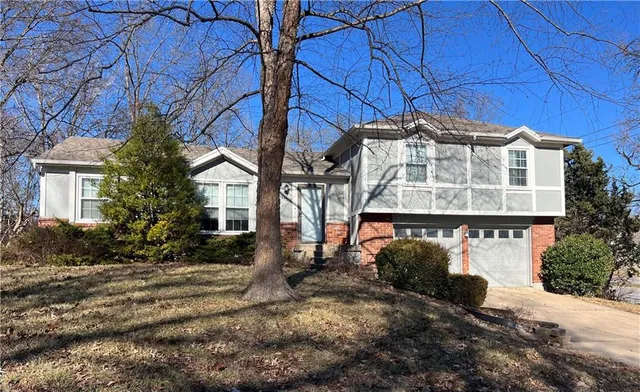 $350,000 | 11902 West 99th Terrace, Lenexa, KS 66215