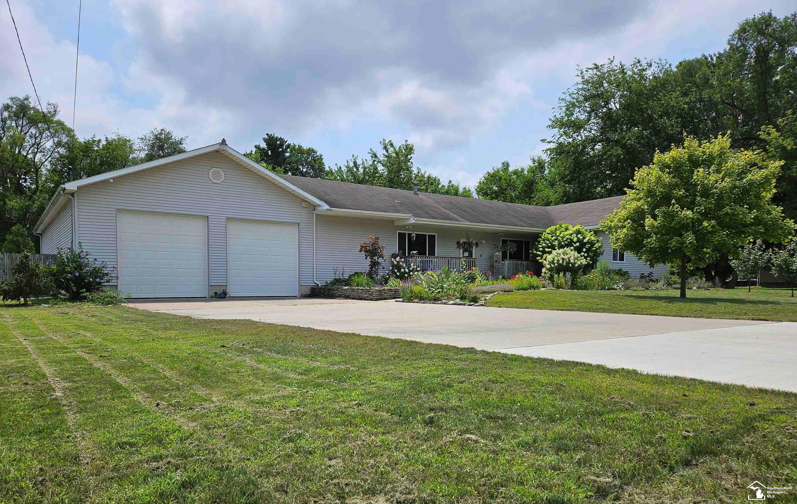 613 Pickard Road Temperance, MI 48182 - Photo 2 of 28