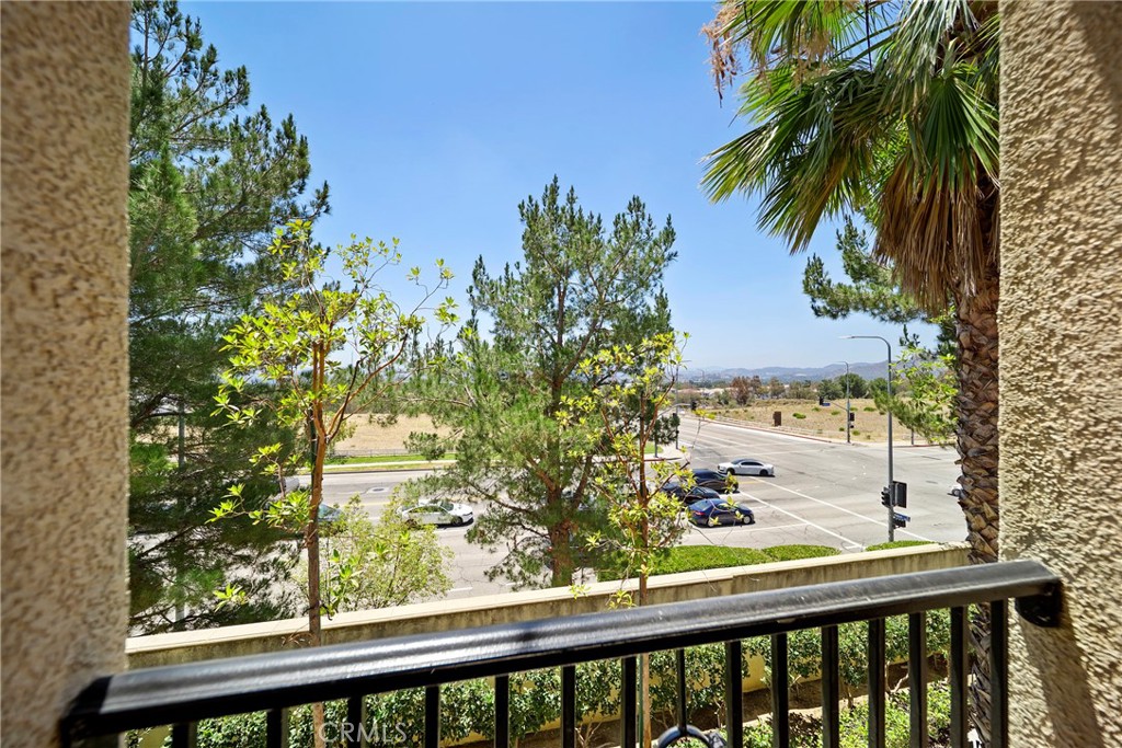 20426 Paseo Cresta Porter Ranch, CA 91326 - Photo 22 of 44