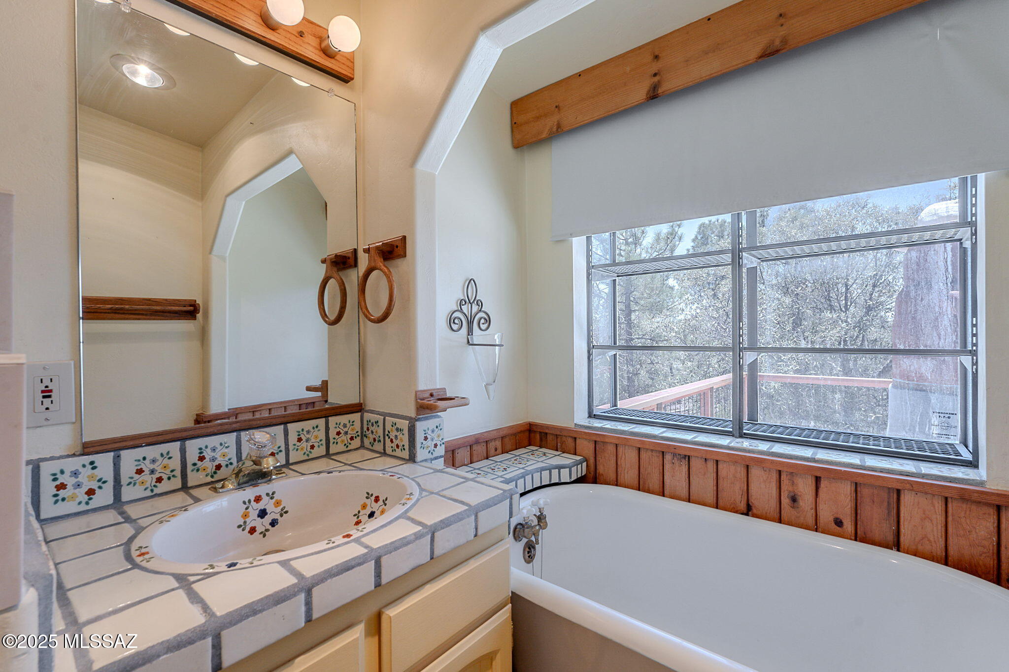 9865 North Willow Loop Tucson, AZ 85739 - Photo 19 of 50 Full bath on the main floor