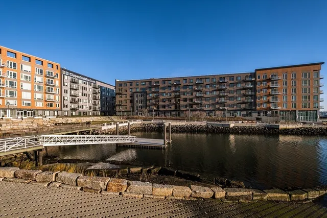 $3,400 | 45 Lewis Street, Unit 305, Boston, MA 02128