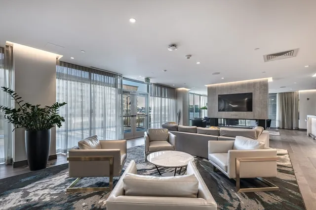 $3,400 | 45 Lewis Street, Unit 305, Boston, MA 02128
