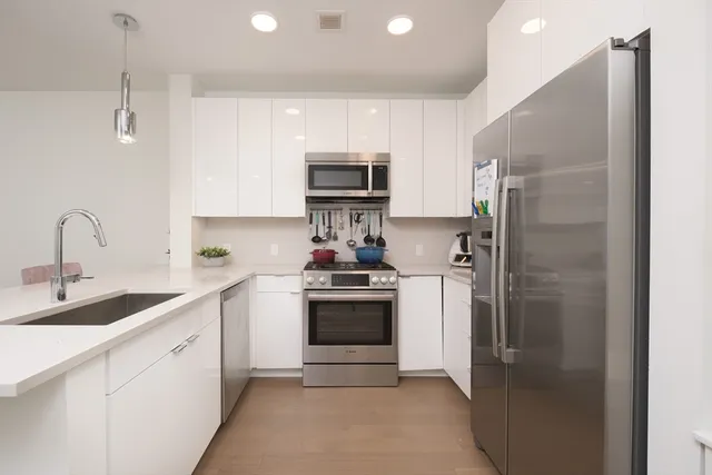 $3,400 | 45 Lewis Street, Unit 305, Boston, MA 02128