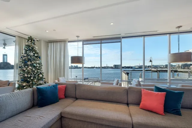 $3,400 | 45 Lewis Street, Unit 305, Boston, MA 02128