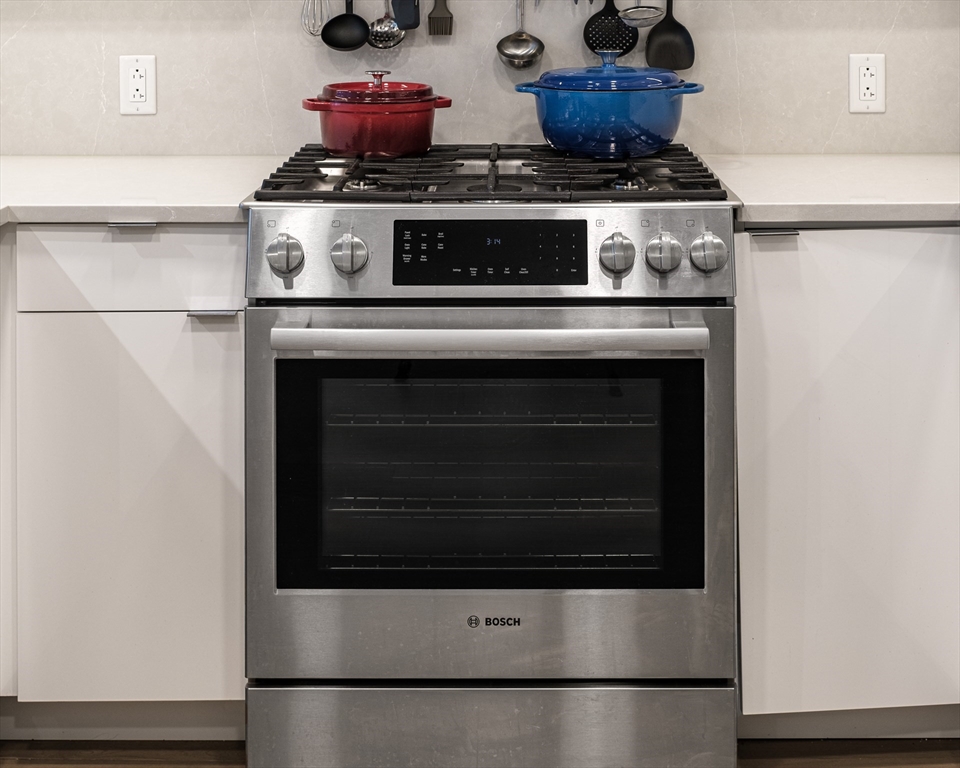 45 Lewis Street, Unit 305 Boston, MA 02128 - Photo 3 of 41