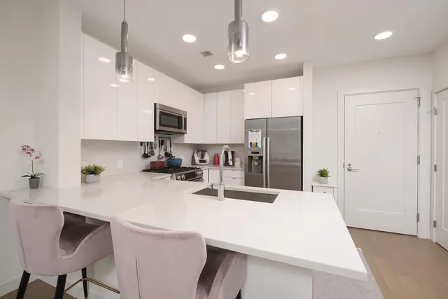 $3,400 | 45 Lewis Street, Unit 305, Boston, MA 02128