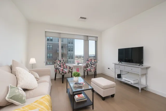 $3,400 | 45 Lewis Street, Unit 305, Boston, MA 02128