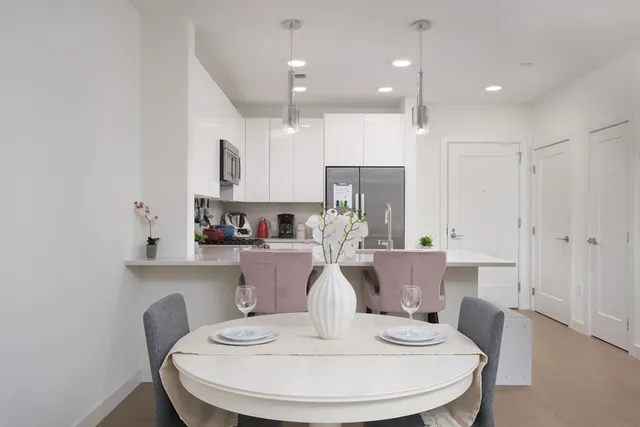 $3,400 | 45 Lewis Street, Unit 305, Boston, MA 02128