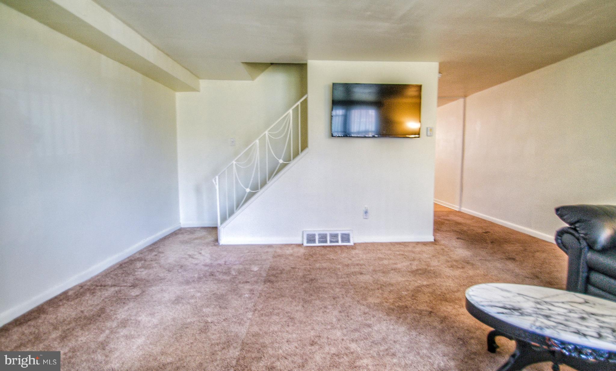 1405 Elson Road Brookhaven, PA 19015 - Photo 3 of 31 Living Room
