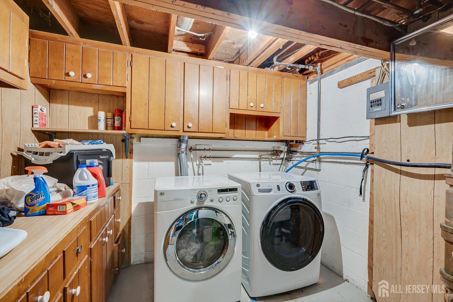 27 Eileen Way Edison, NJ 08837 - Photo 39 of 42