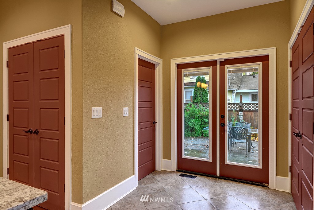 2030 Rockefeller Avenue Everett, WA 98201 - Photo 12 of 21
