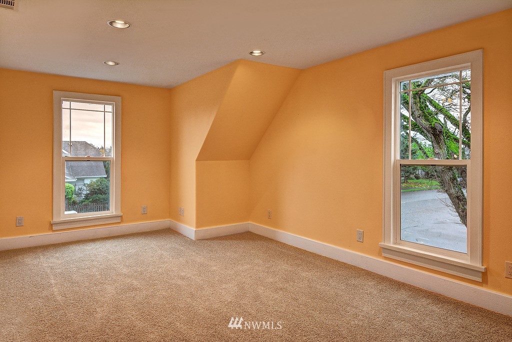 2030 Rockefeller Avenue Everett, WA 98201 - Photo 18 of 21