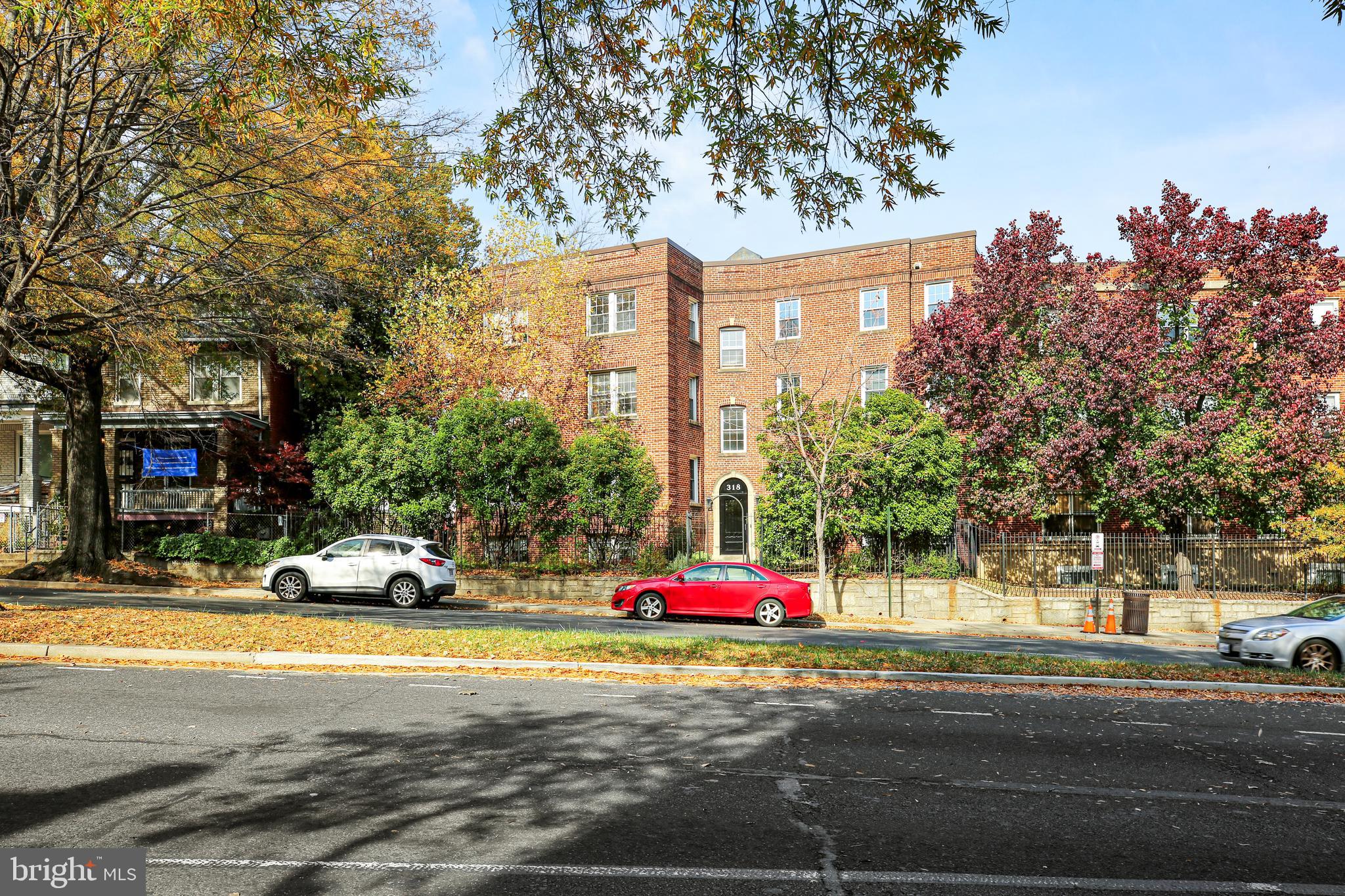 318 Rhode Island Avenue Northeast, Unit 101 Washington, DC 20002 - Photo 25 of 33 a play ground with lots of trees