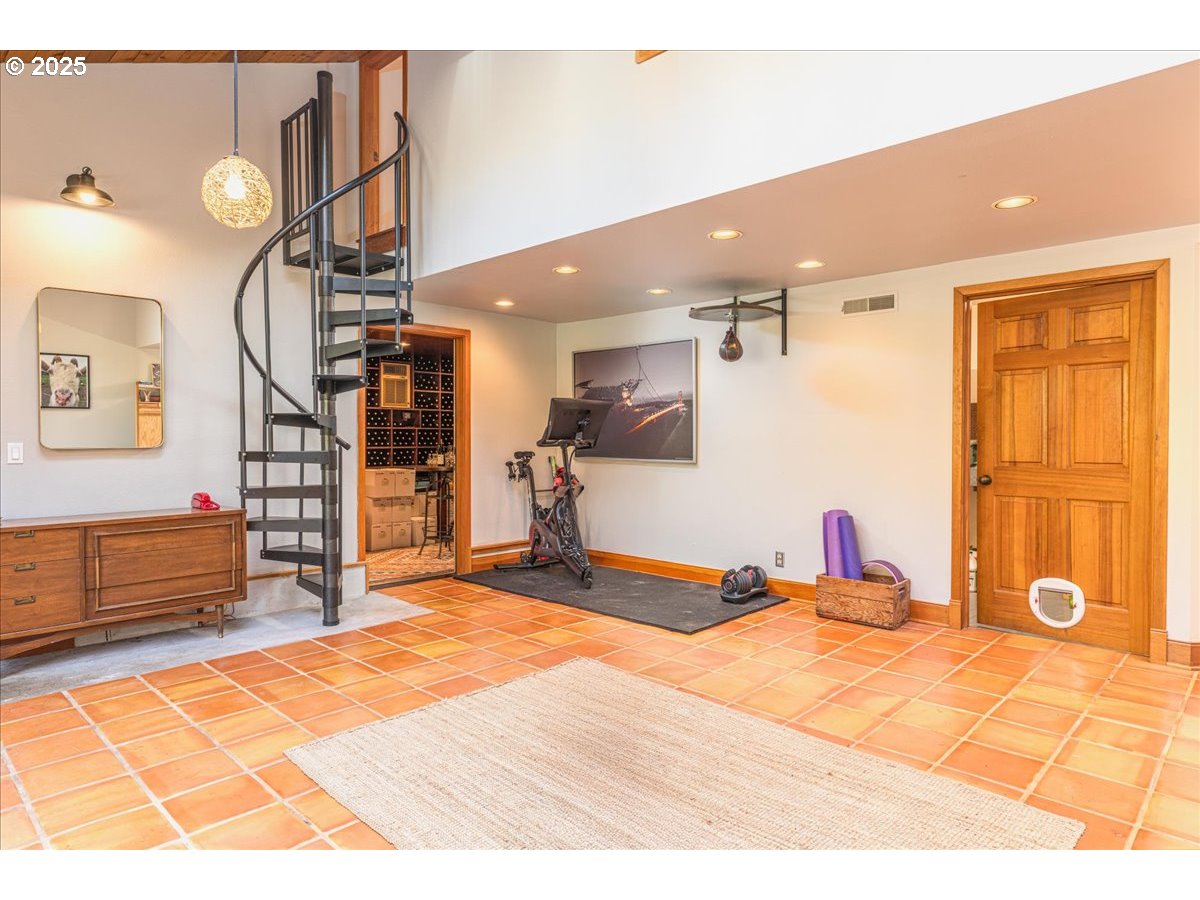 2636 Southwest Schaeffer Road West Linn, OR 97068 - Photo 13 of 47 Gallery Image 13