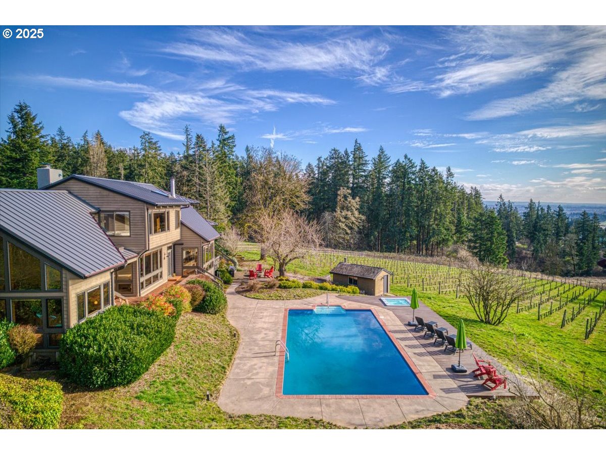 2636 Southwest Schaeffer Road West Linn, OR 97068 - Photo 2 of 47 Gallery Image 2