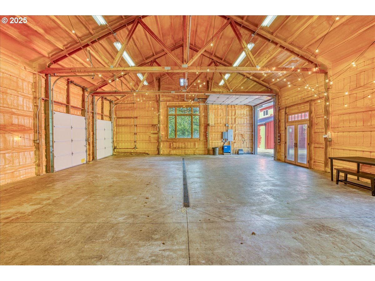 2636 Southwest Schaeffer Road West Linn, OR 97068 - Photo 32 of 47 Gallery Image 32