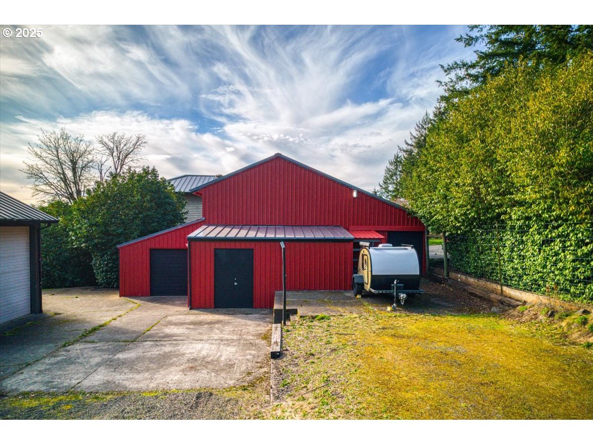 2636 Southwest Schaeffer Road West Linn, OR 97068 - Photo 34 of 47 Gallery Image 34