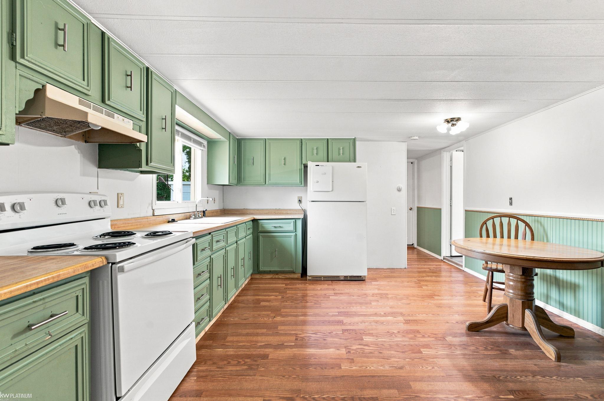 5469 Parker Road Fort Gratiot, MI 48059 - Photo 11 of 32