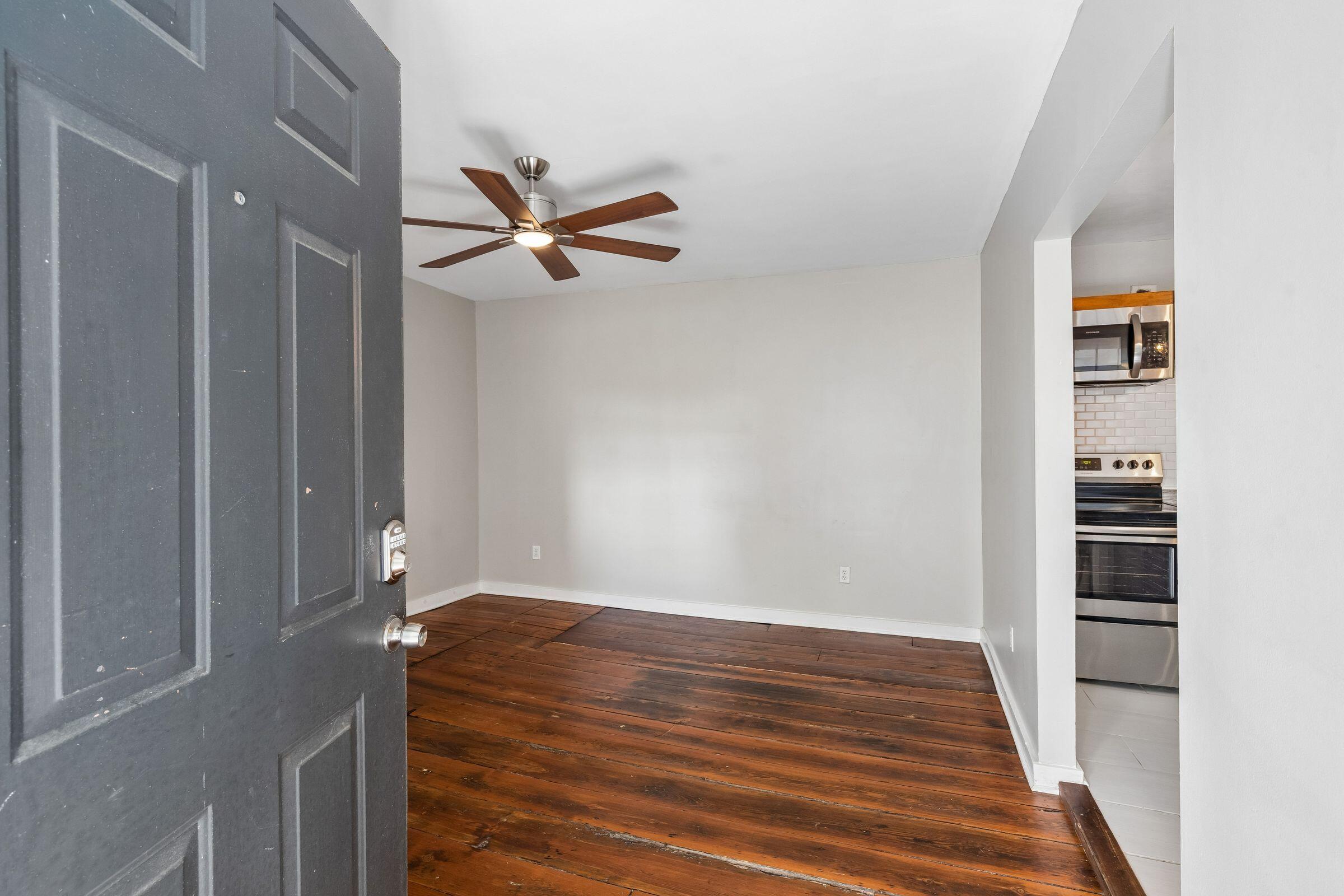 20 Amherst Street, Unit B Charleston, SC 29403 - Photo 9 of 34 20AmherstSt-KeenEyeMarketing-018