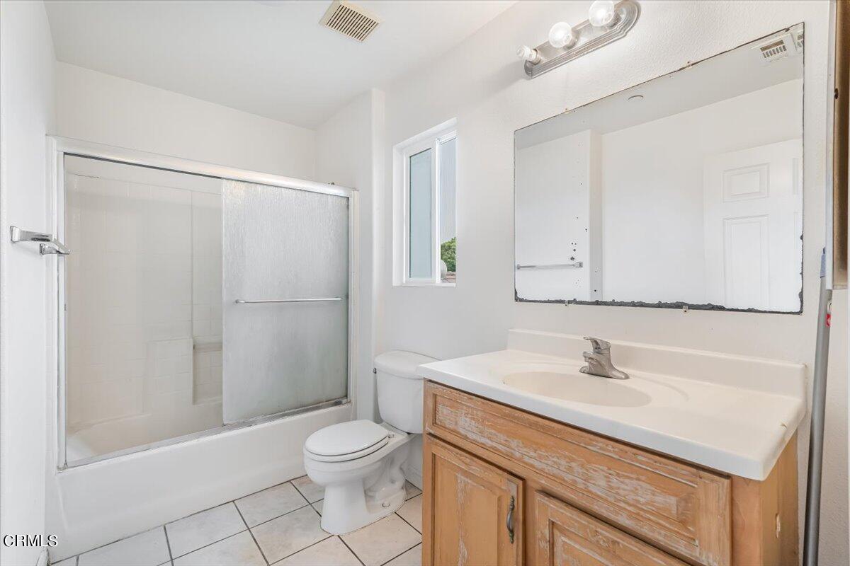 805 E Street Oxnard, CA 93030 - Photo 13 of 45 34-DSC00424