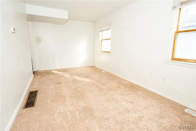 $250,000 | 2128 Jerauld Avenue, Niagara Falls, NY 14305