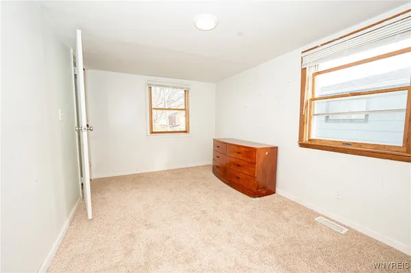 $250,000 | 2128 Jerauld Avenue, Niagara Falls, NY 14305