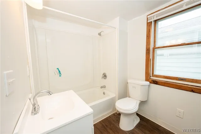 $250,000 | 2128 Jerauld Avenue, Niagara Falls, NY 14305