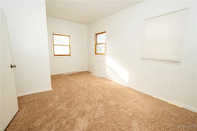 $250,000 | 2128 Jerauld Avenue, Niagara Falls, NY 14305