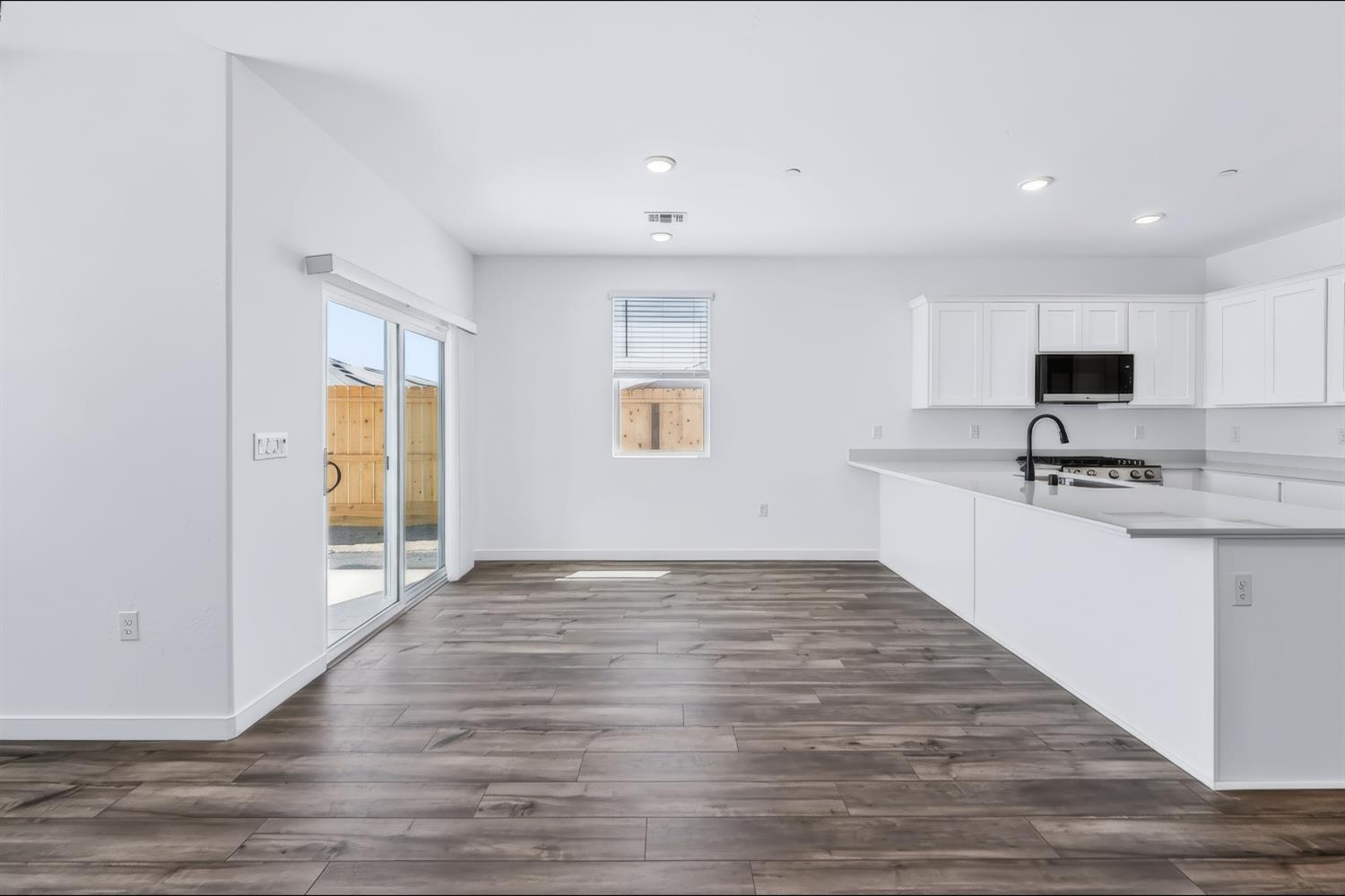 604 Riley Avenue, Unit 191 Chowchilla, CA 93610 - Photo 13 of 27 Gallery Image 13