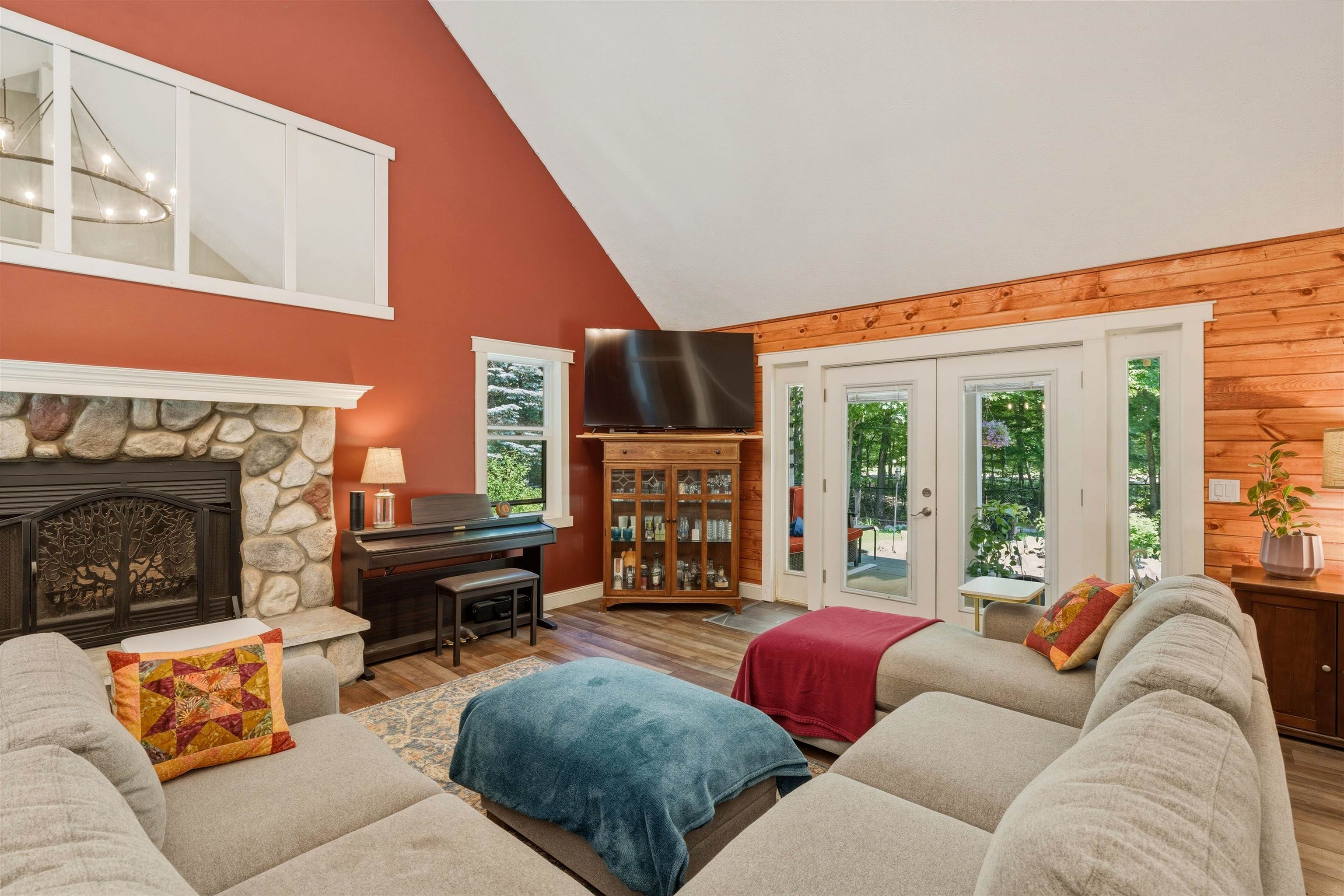 1395 West Long Lake Road Traverse City, MI 49685 - Photo 8 of 60