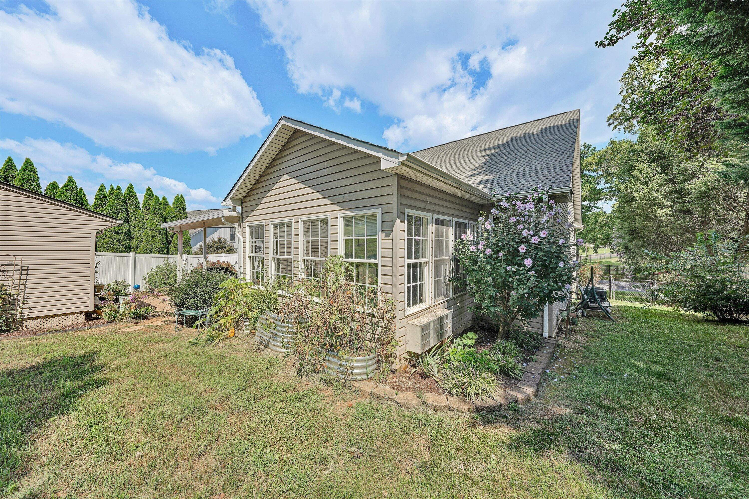 1235 Mountain View Road Vinton, VA 24179 - Photo 38 of 39 39-DSC00037