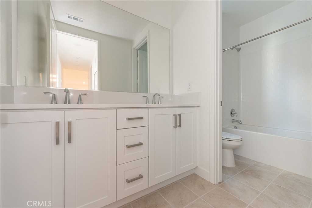 160 Sentosa Irvine, CA 92618 - Photo 15 of 29