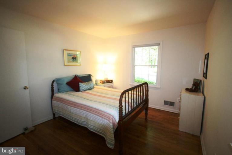 10212 Vale Road Vienna, VA 22181 - Photo 14 of 27 Bedroom #2