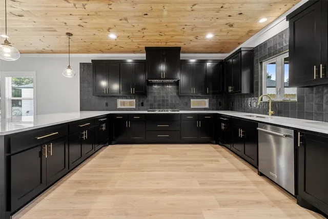 $549,999 | 705 Sloan Street, Taylor, TX 76574