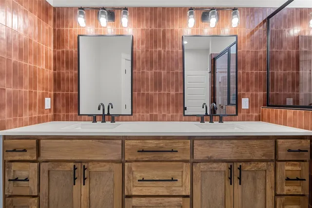 $549,999 | 705 Sloan Street, Taylor, TX 76574