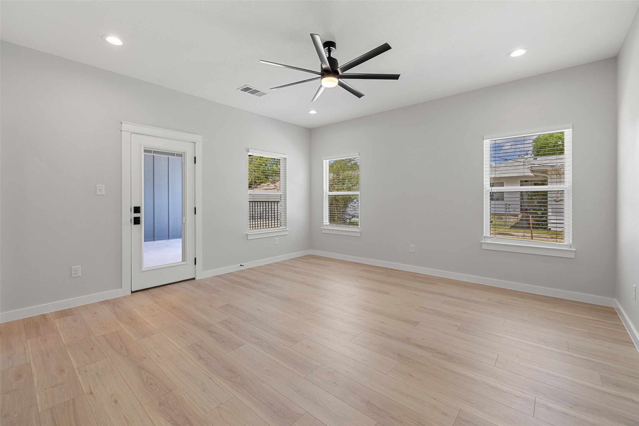 705 Sloan Street Taylor, TX 76574 - Photo 20 of 40