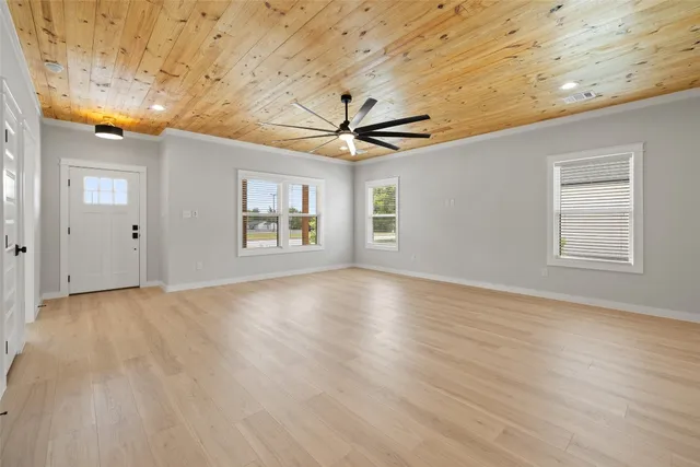 $549,999 | 705 Sloan Street, Taylor, TX 76574