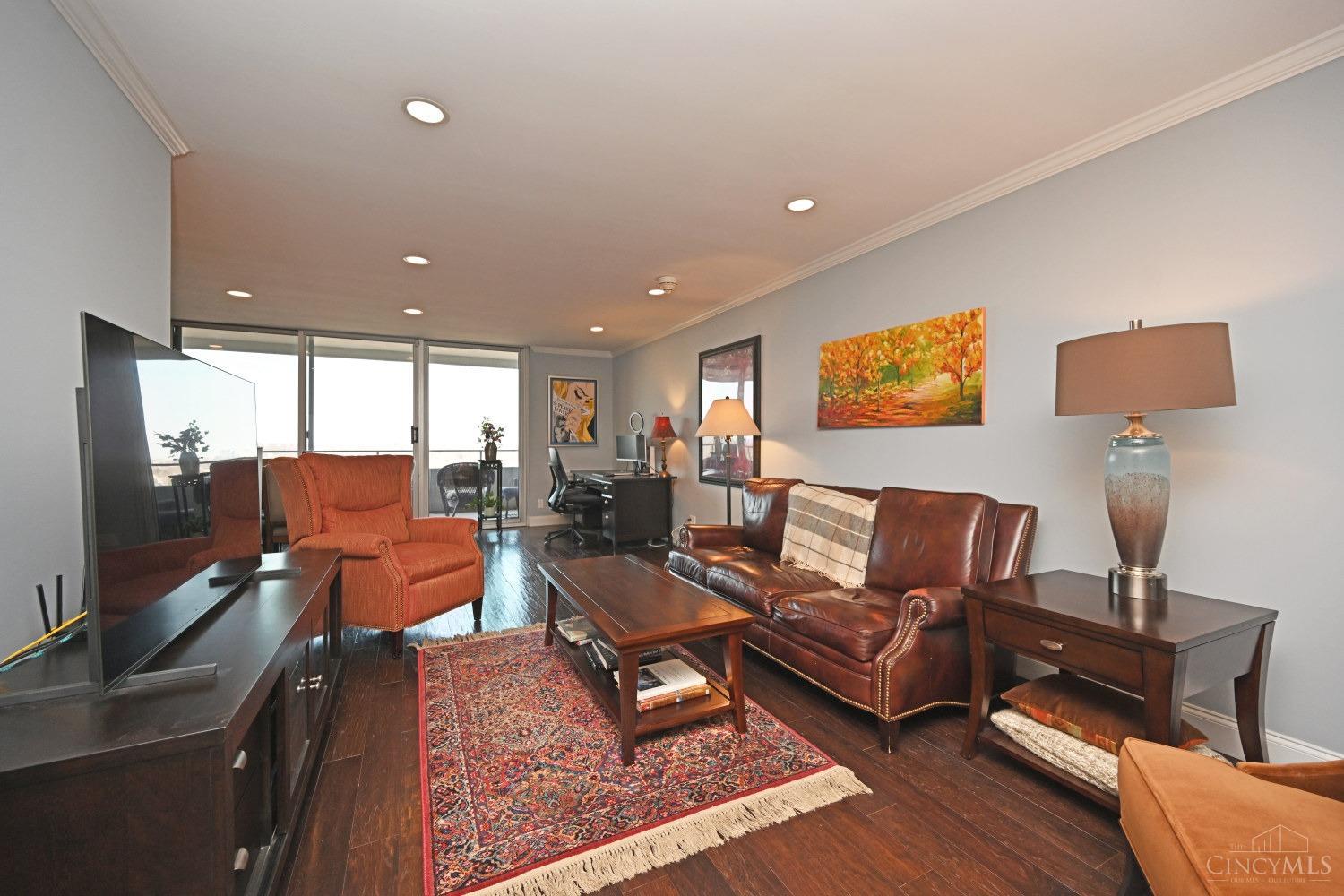 2324 Madison Road, Unit 1601 Cincinnati, OH 45208 - Photo 5 of 32 Gallery Image 5