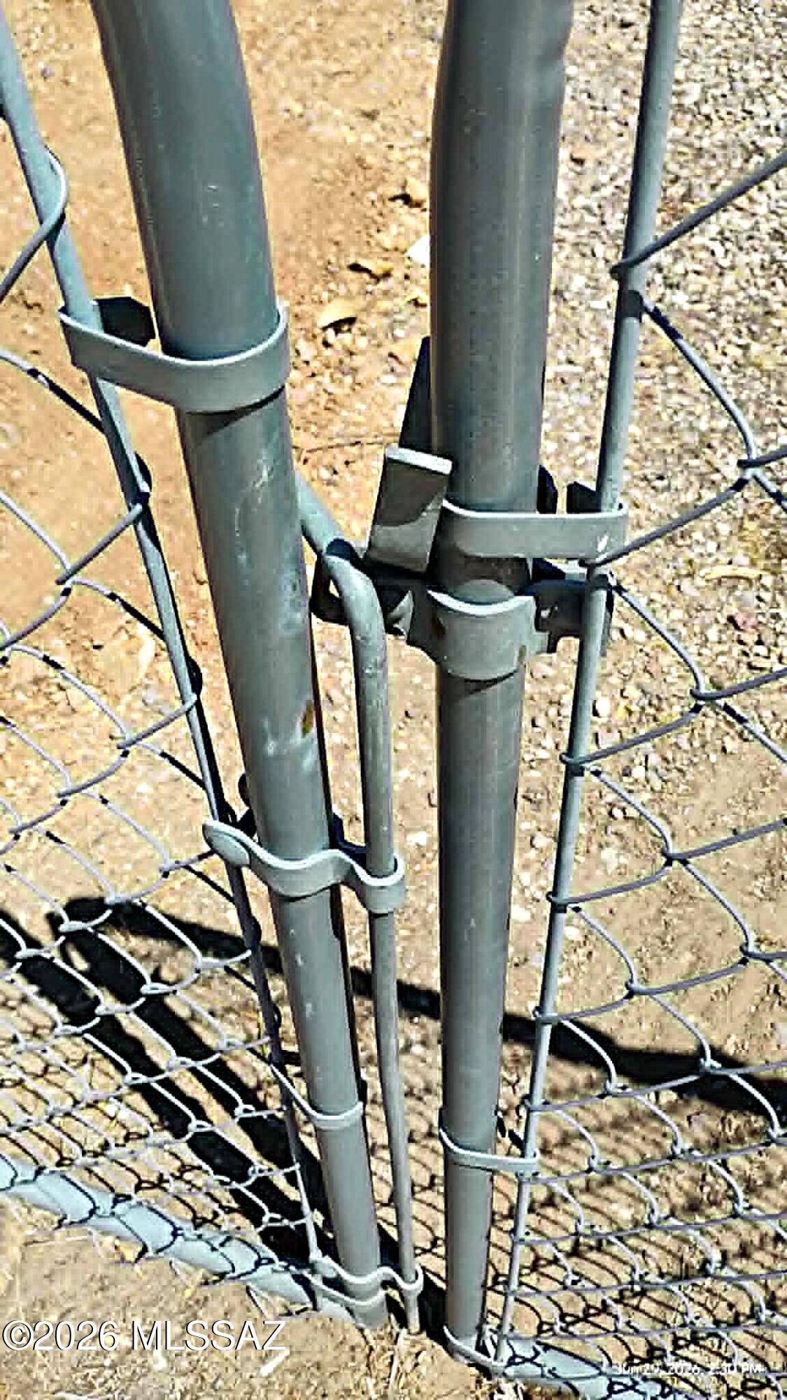1831 West Dominy Road Tucson, AZ 85713 - Photo 37 of 38 Private Domain with gate closed