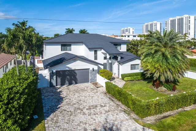 $3,500,000 | 811 Southeast 31st Street, Boca Raton, FL 33432