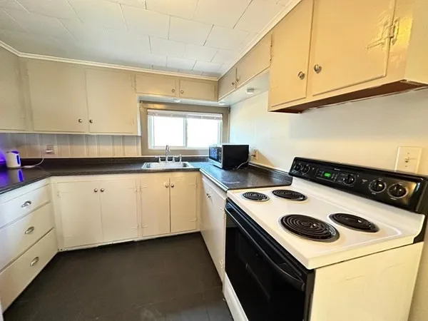 $419,000 | 91 West Main Street, West Brookfield, MA 01585