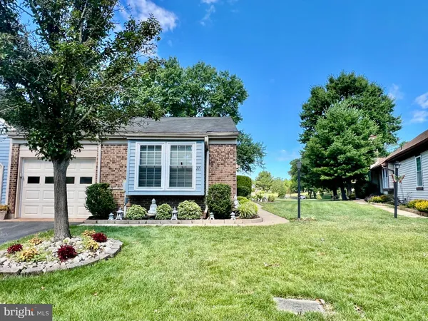 $525,000 | 22B James Monroe Drive, Monroe Township, NJ 08831