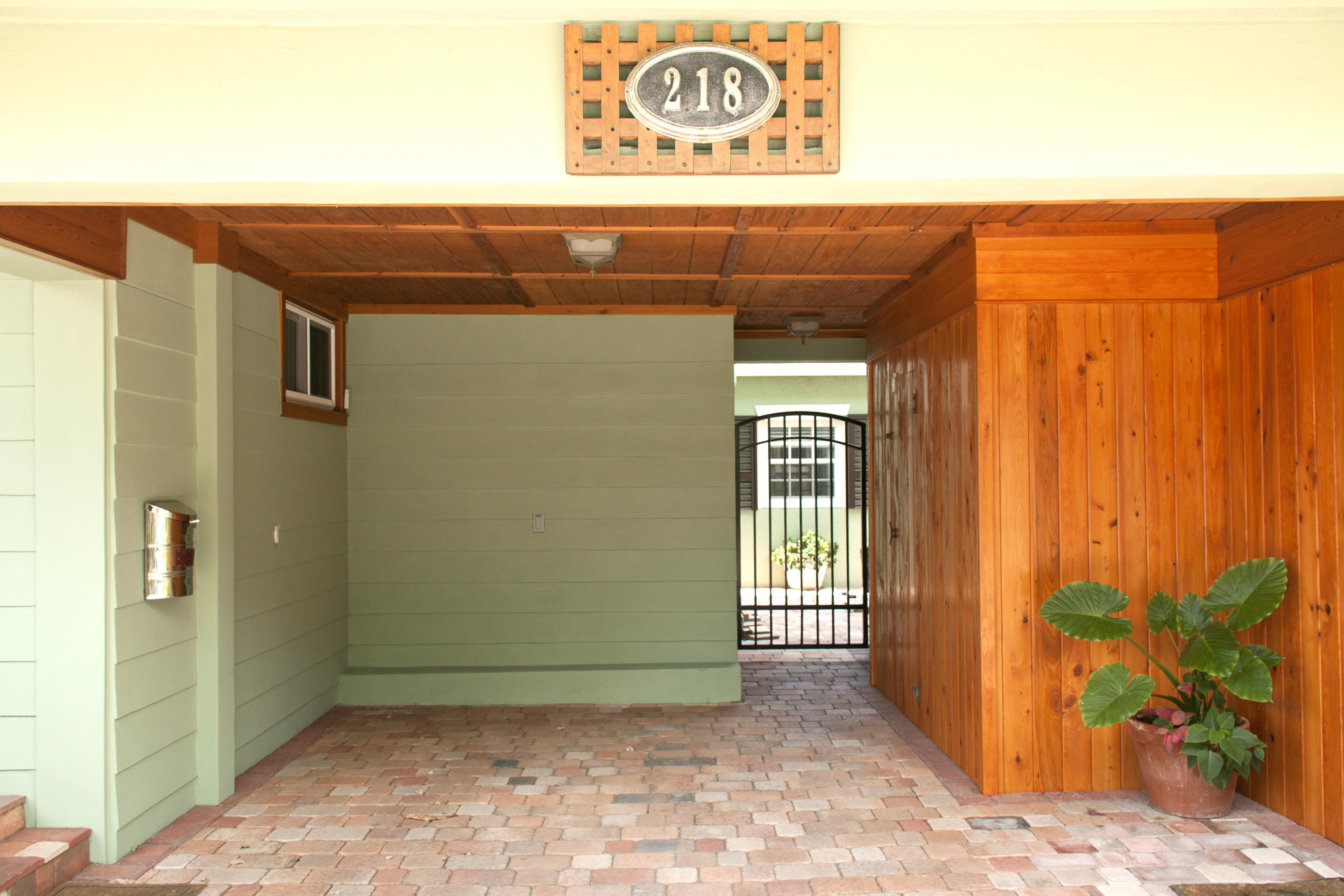 218 Avila Road West Palm Beach, FL 33405 - Photo 17 of 28 Carport