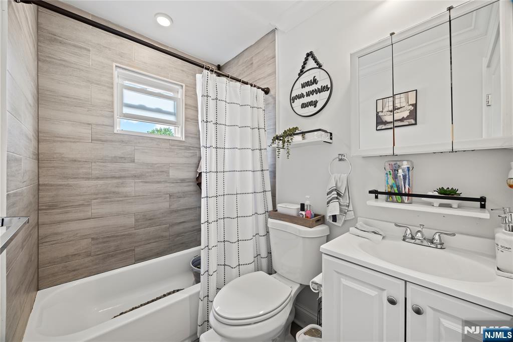 65 Delmar Place Irvington, NJ 07111 - Photo 6 of 11