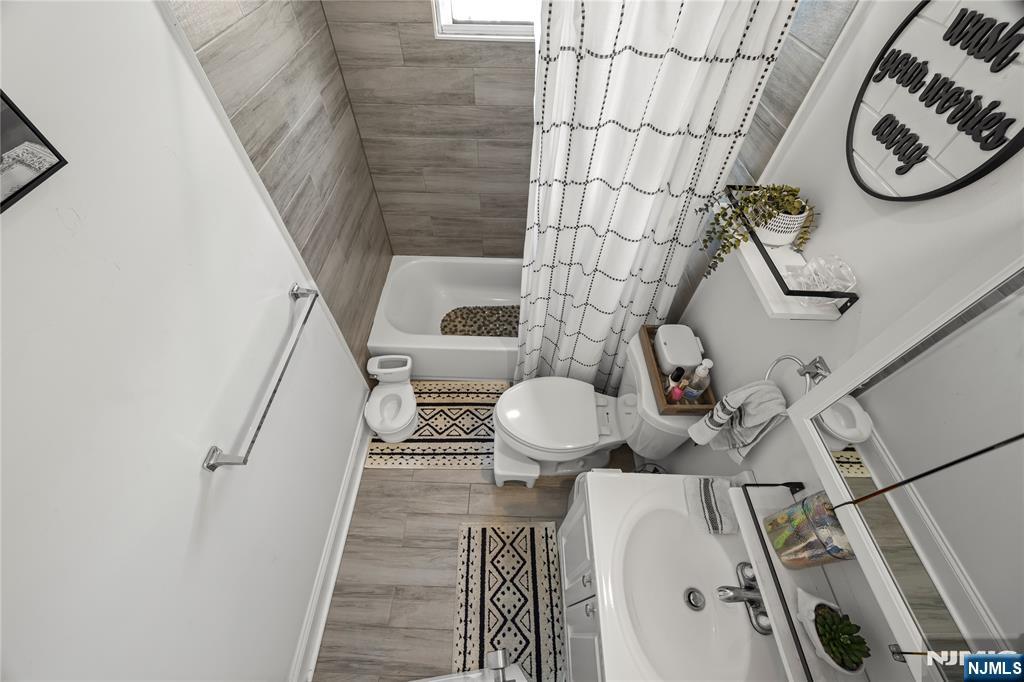 65 Delmar Place Irvington, NJ 07111 - Photo 7 of 11