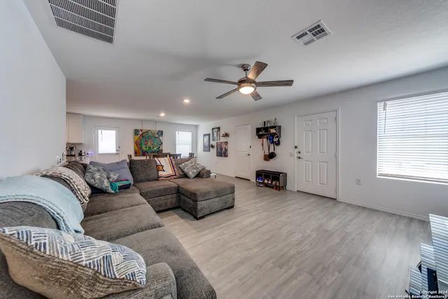 $1,650 | 7335 London Mill, San Antonio, TX 78218