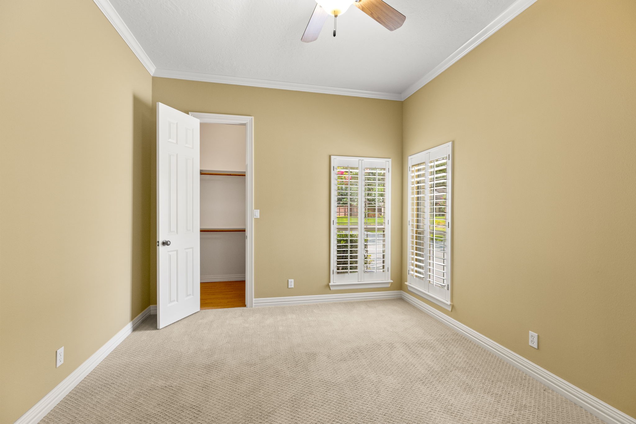 6610 Radley Drive Spring, TX 77379 - Photo 31 of 50 3rd guest bedroom w/ walk-in closet.